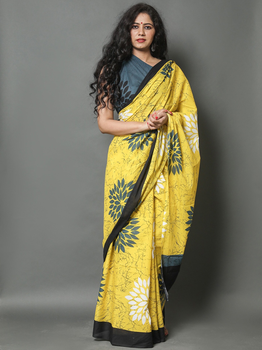 NIKHILAM Floral Printed Pure Cotton Block Print Saree, Yellow