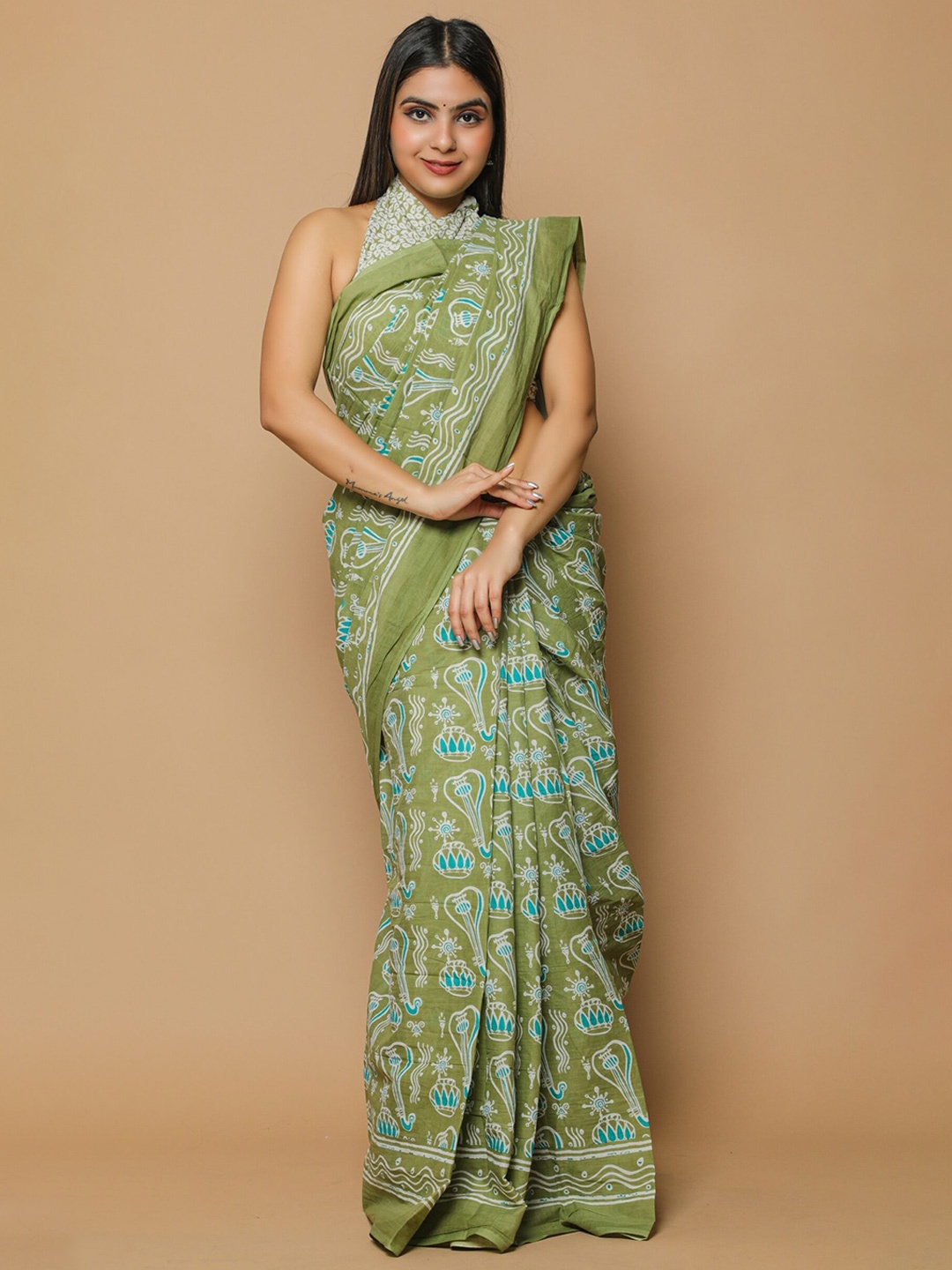 

NIKHILAM Ethnic Motifs Printed Pure Cotton Ikat Saree, Green