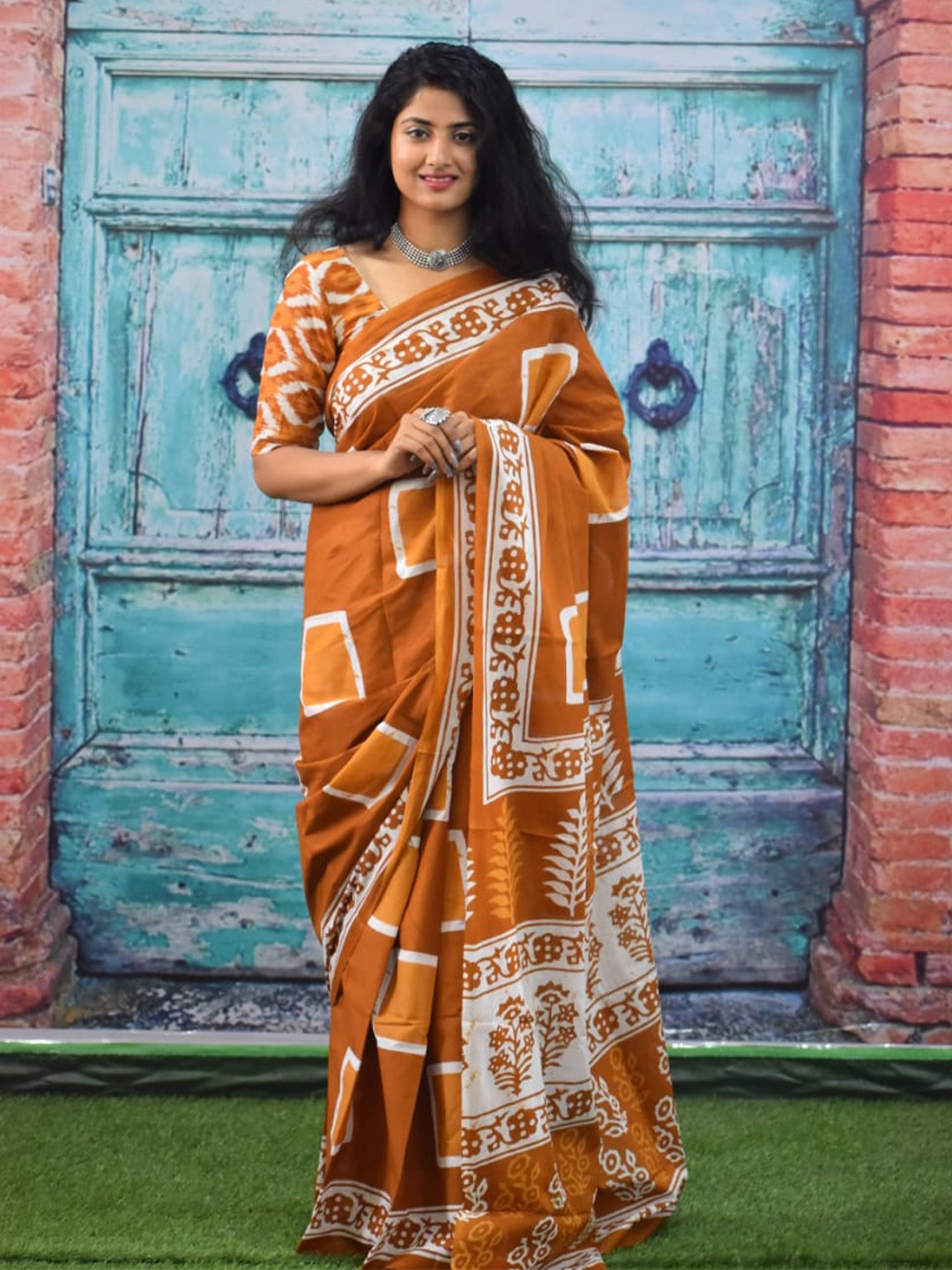 

NIKHILAM Ajrak Bagru Printed Pure Cotton Mulmul Saree, Brown
