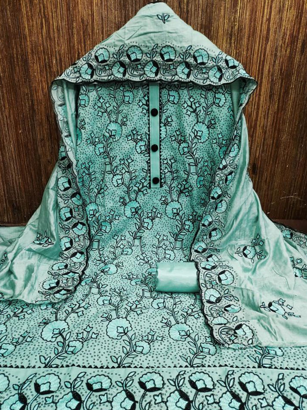 

ZEEPKART Floral Embroidered Unstitched Dress Material, Green