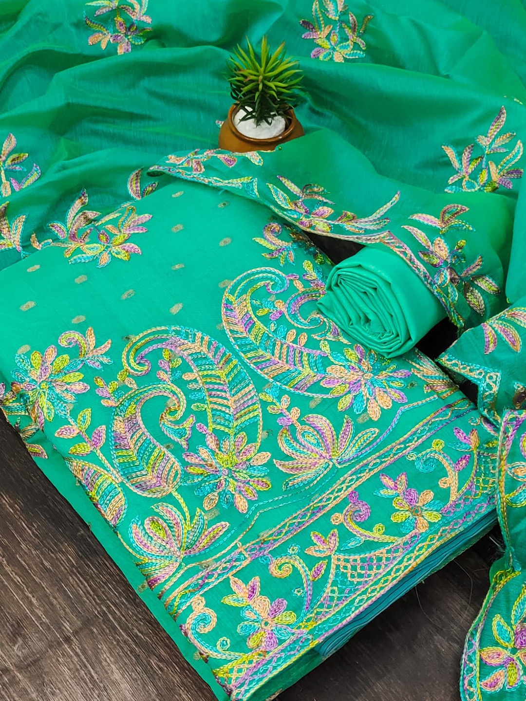 

ZEEPKART Floral Embroidered Unstitched Dress Material, Green