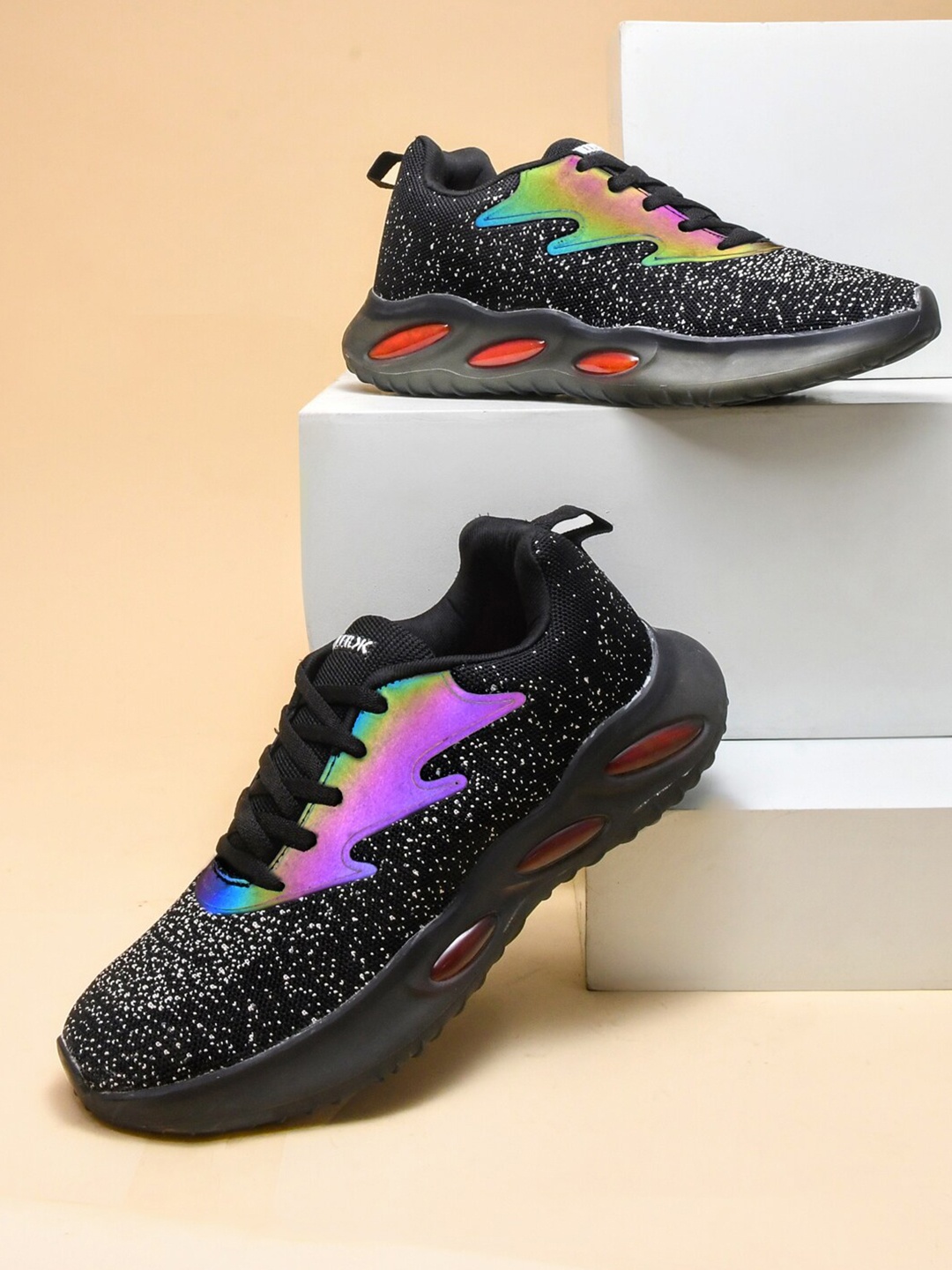 

Killer Men Flyknit Lace-Up Running Shoes, Black
