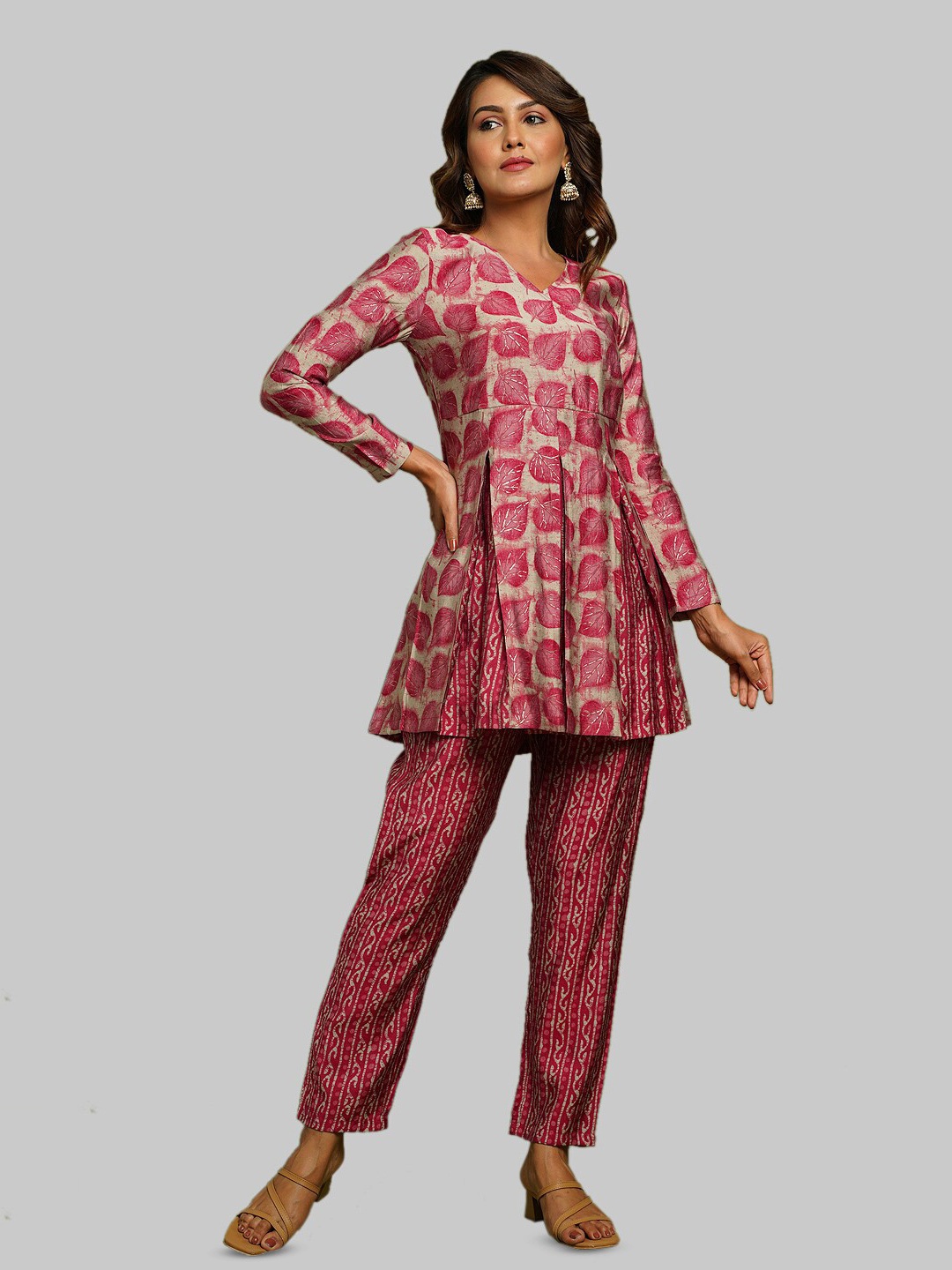 CRAFTED FOR YOU V-neck Ethnic Printed Angrakha Kurti with Palazzos, Pink