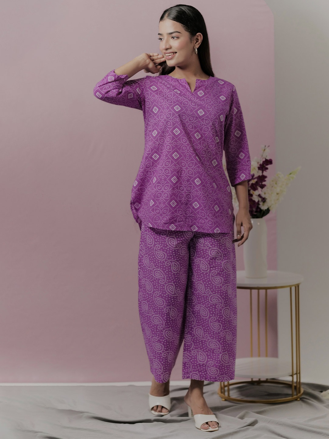 

FEATHERS CLOSET Bandhani Printed Pure Cotton Kurti With Palazzos, Purple