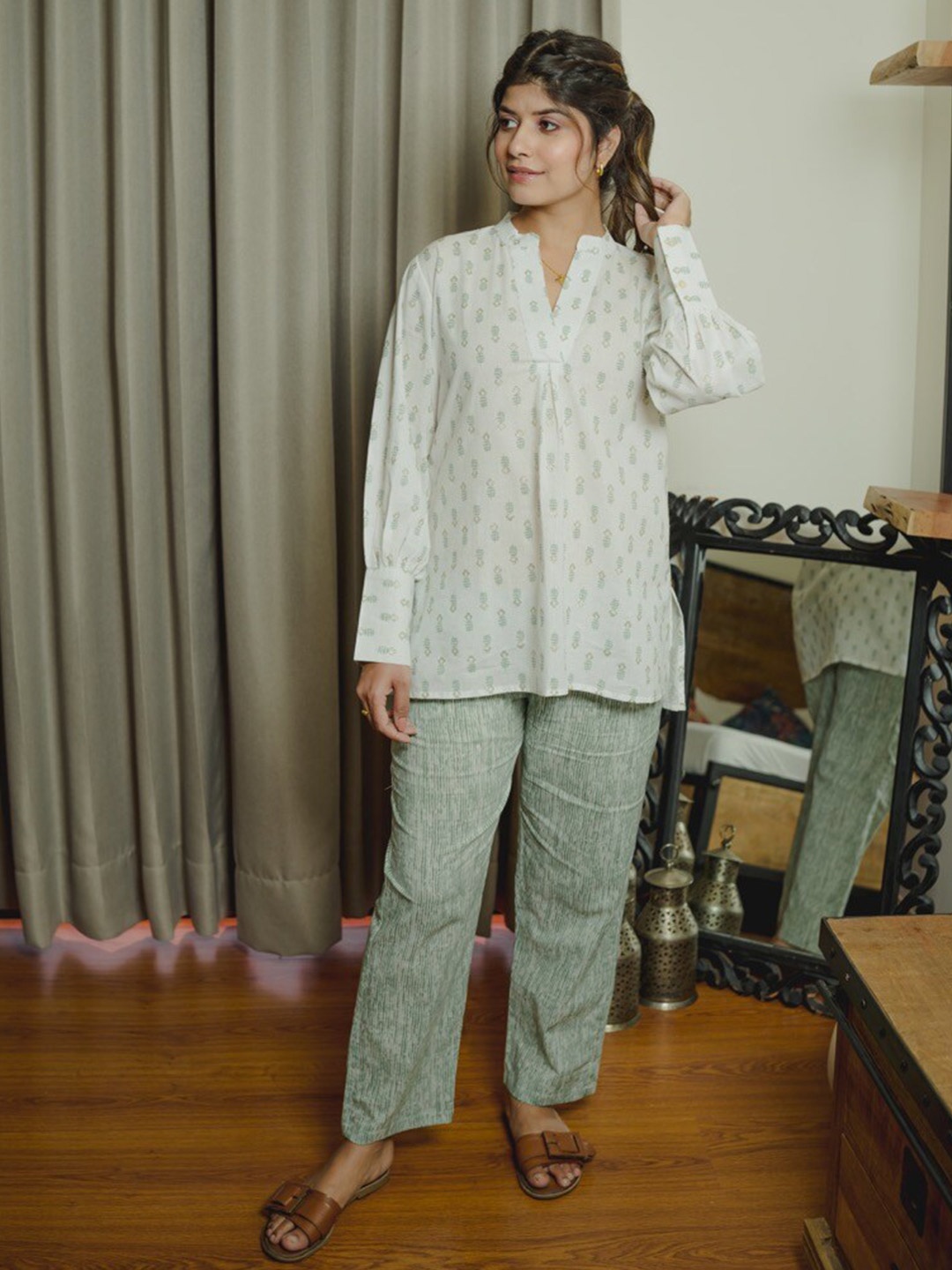 

FEATHERS CLOSET Ethnic Motifs Printed Pure Cotton Top & Trousers, Green