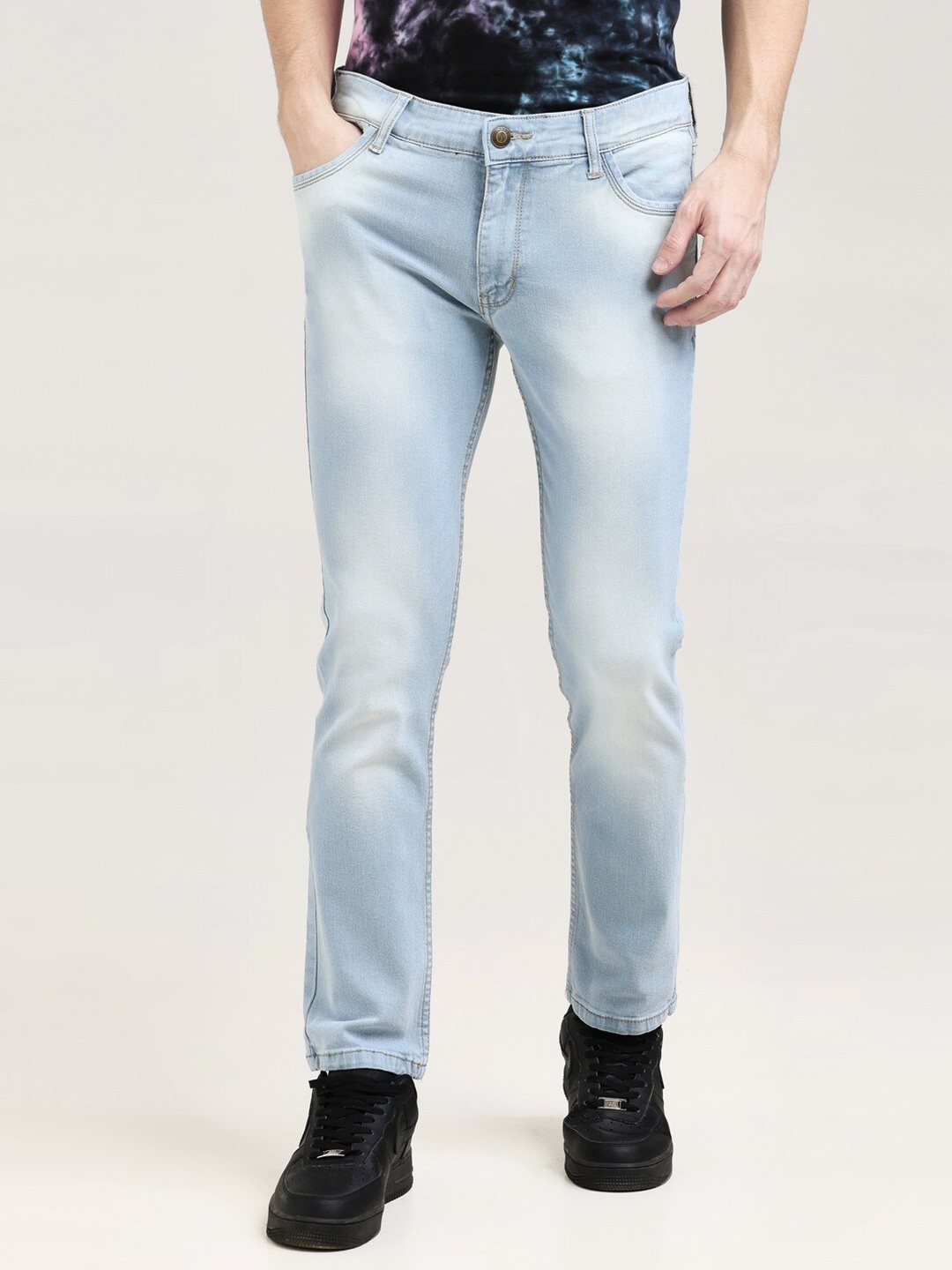 

VUDU Men Narrow Slim Fit Light Fade Clean Look Cotton Jeans, Blue