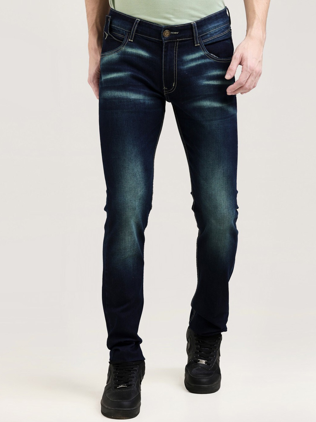 

VUDU Men Narrow Slim Fit Light Fade Stretchable Jeans, Navy blue