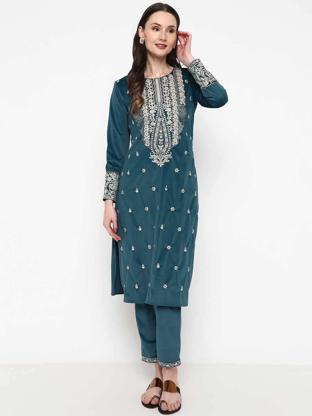 

Be Indi Ethnic Motifs Embroidered Round Neck Winter Kurta with Trousers, Turquoise blue