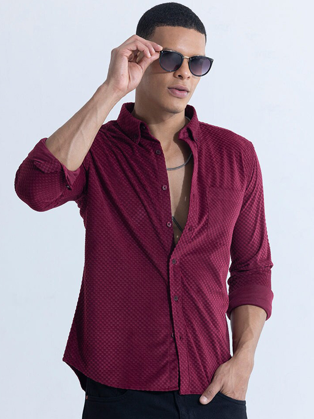 

Snitch Red Classic Slim Fit Casual Shirt