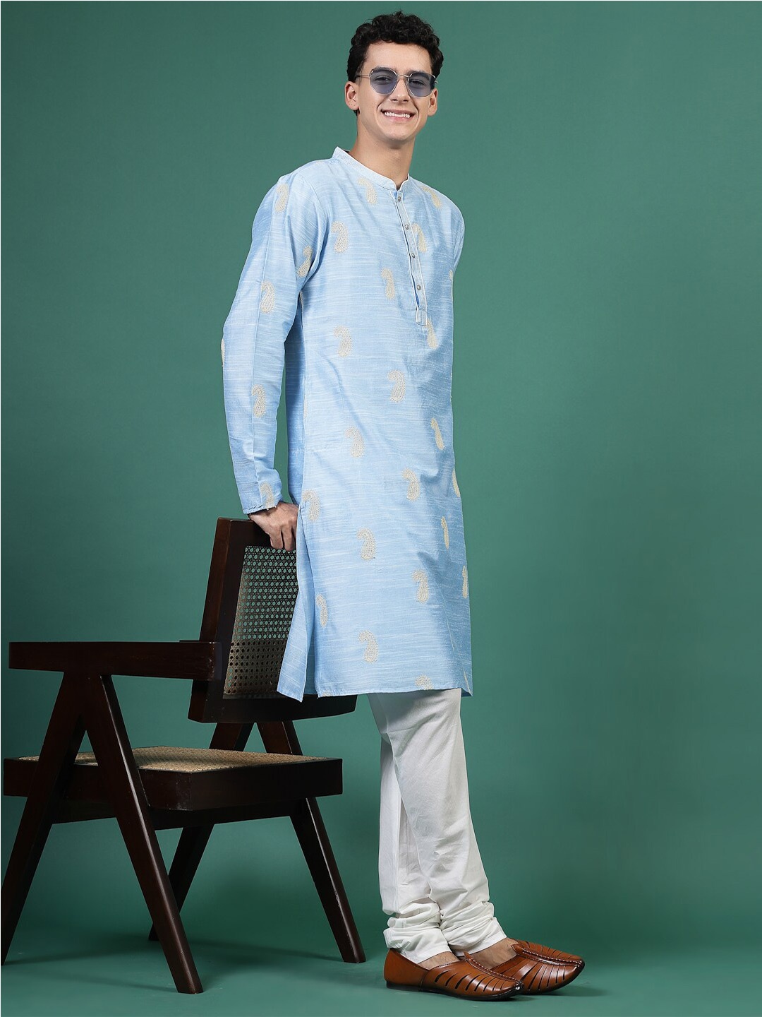 

Ramas Paisley Printed Above Knee Sequinned Straight Kurta, Turquoise blue