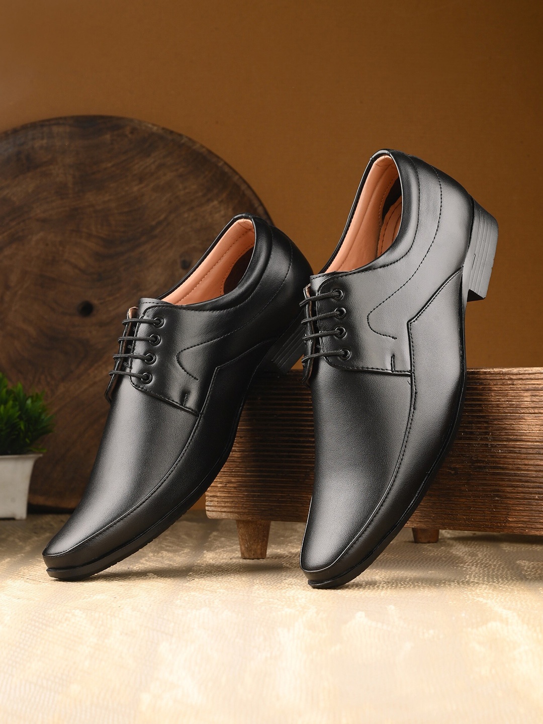 

knoos Men Formal Derbys, Black