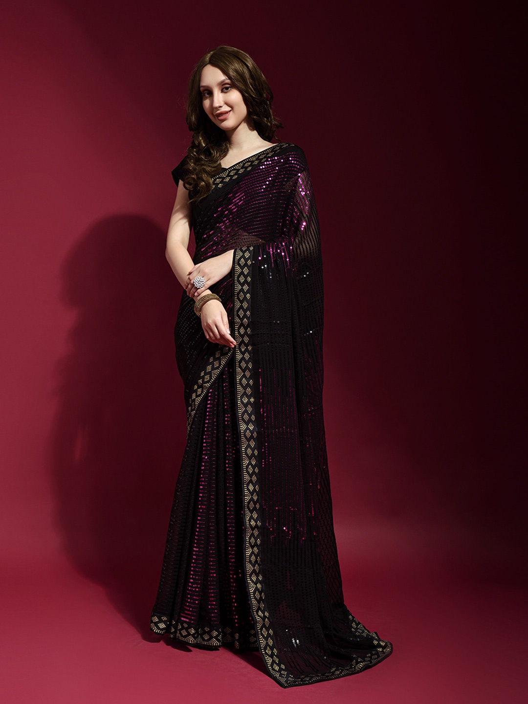 

Thishma Leheriya Sequinned Saree, Pink