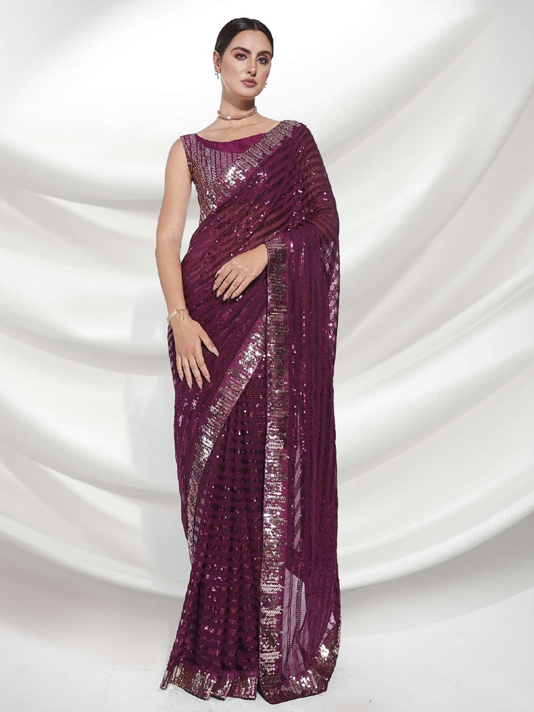 

Thishma Sequinned Embroiderd Leheriya Saree, Magenta