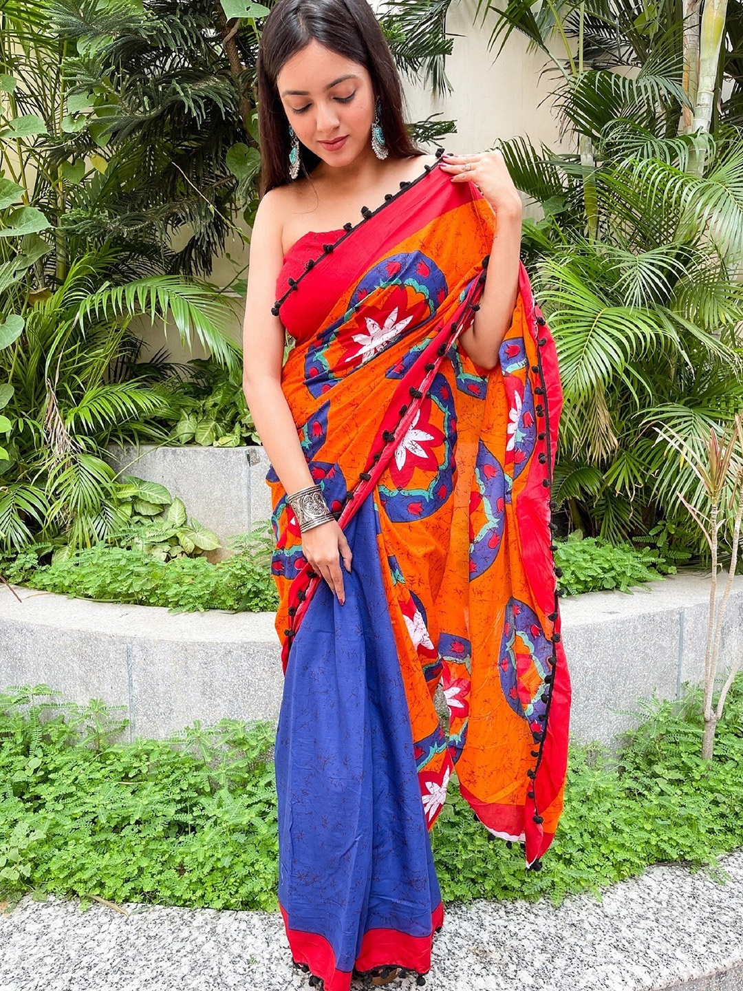 

NIKHILAM Floral Pure Cotton Handloom Block Print Saree, Orange