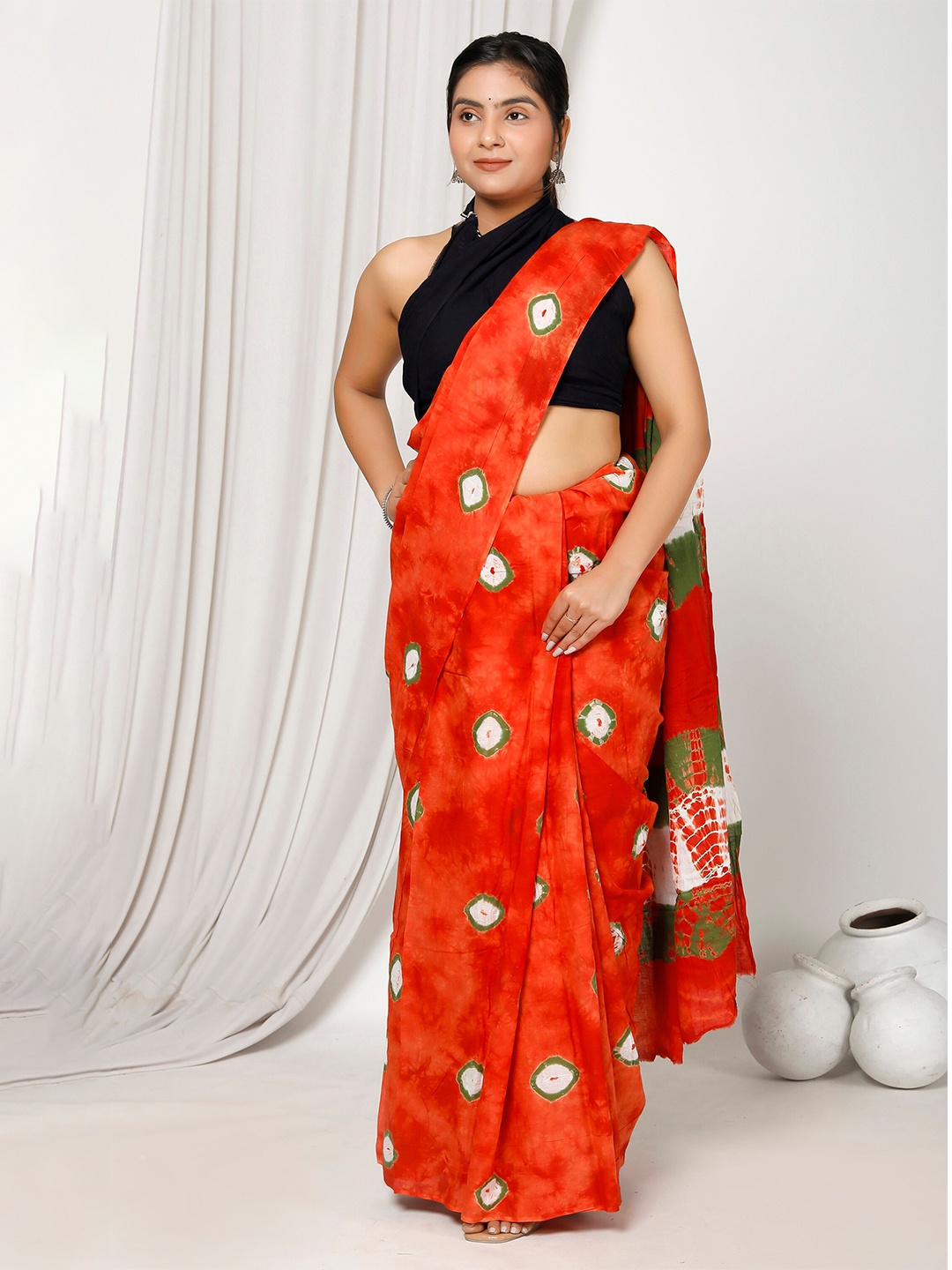 

NIKHILAM Tie and Dye Pure Cotton Bagru Saree, Orange