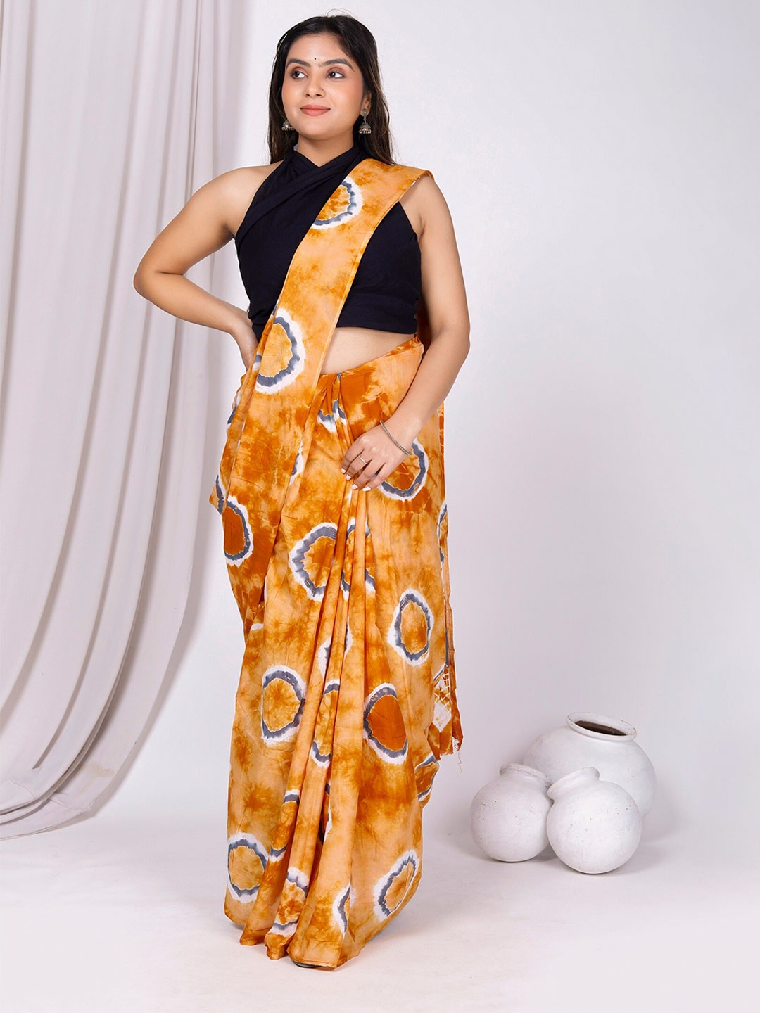 

NIKHILAM Tie and Dye Pure Cotton Bagru Saree, Orange