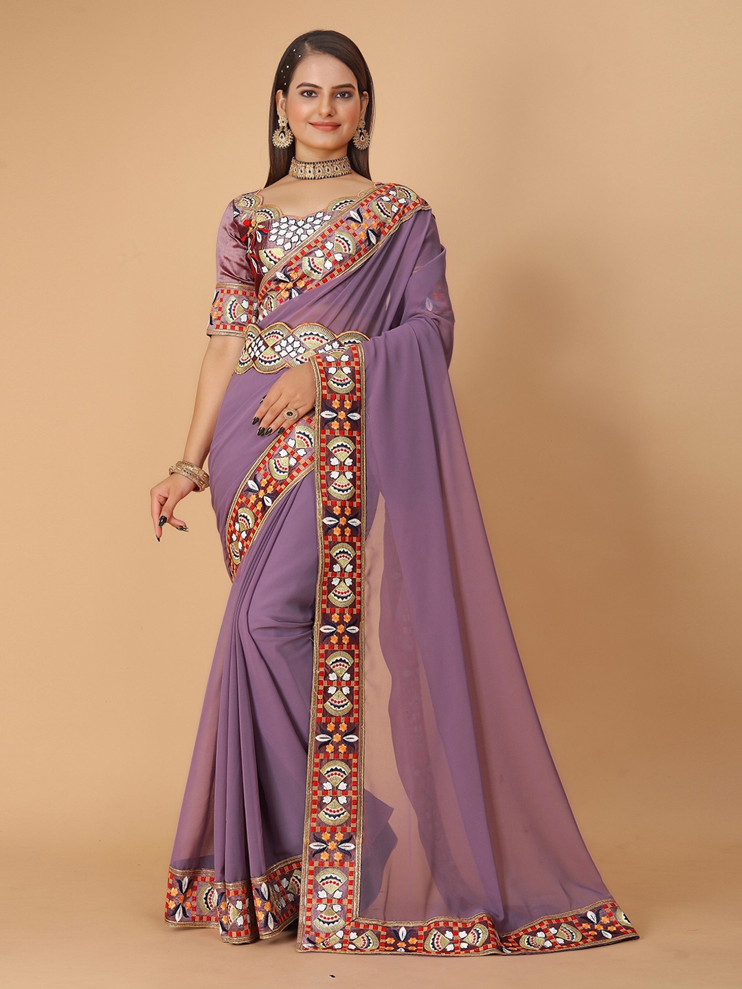 

DRIZOMIZ Embroidered Pure Georgette Ikat Saree With Waist Belt, Lavender