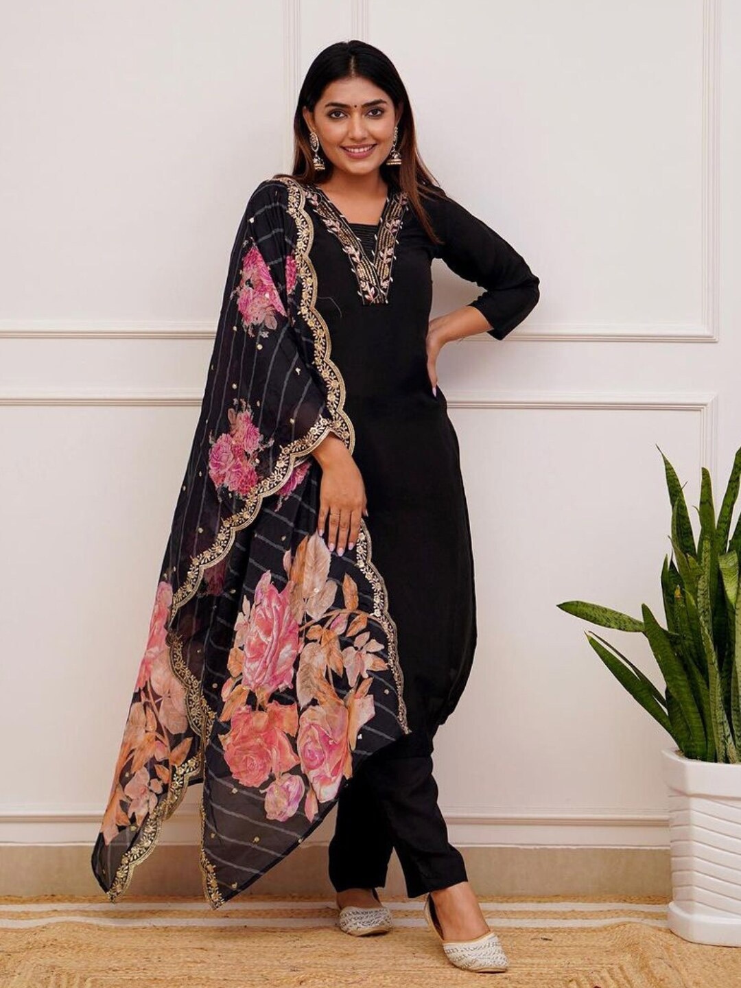 

Navlik Floral Embroidered V-Neck Straight Kurta with Trousers & Dupatta, Black