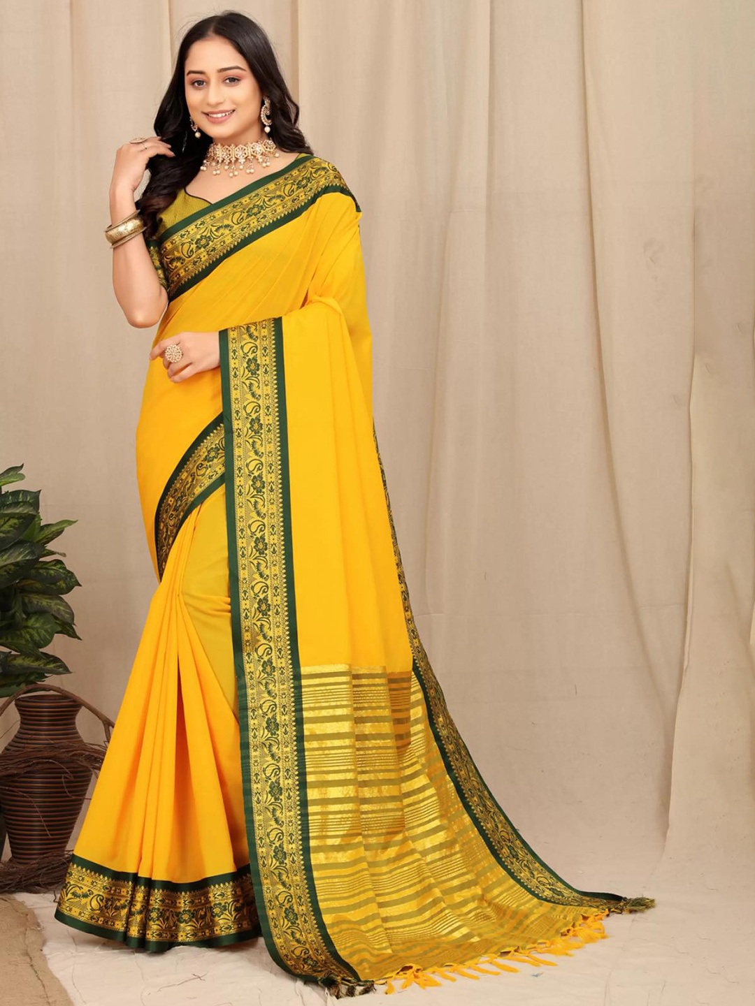 

rashora Zari Woven Design Banarasi Saree, Yellow