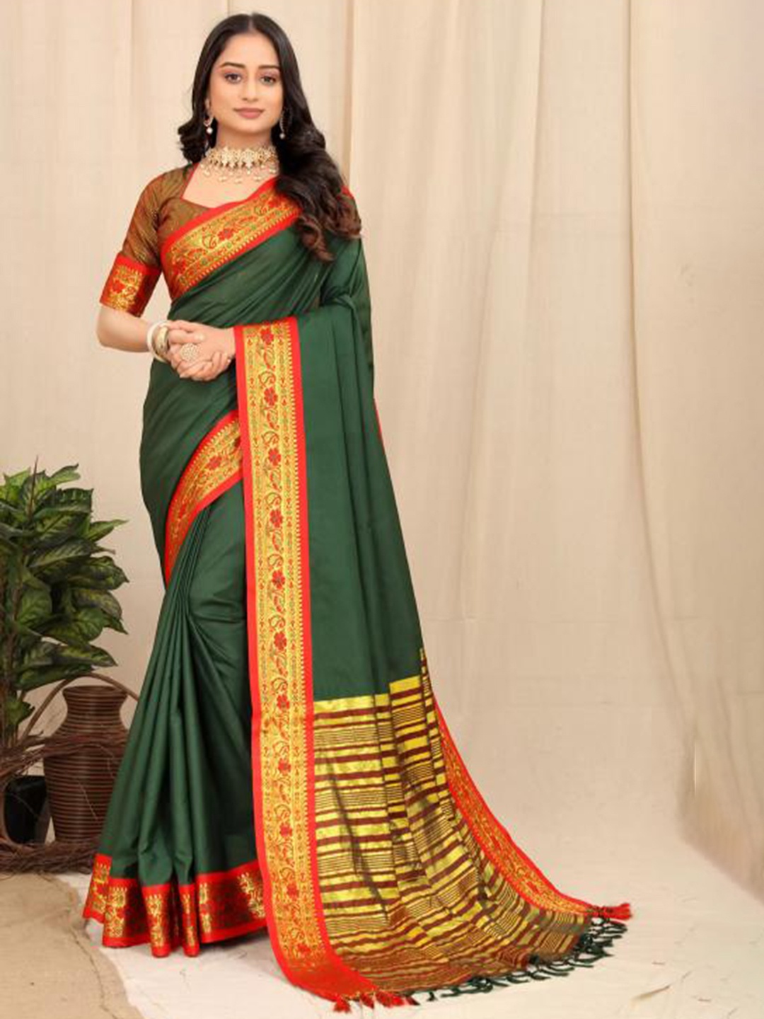 

rashora Zari Woven Design Banarasi Saree, Green