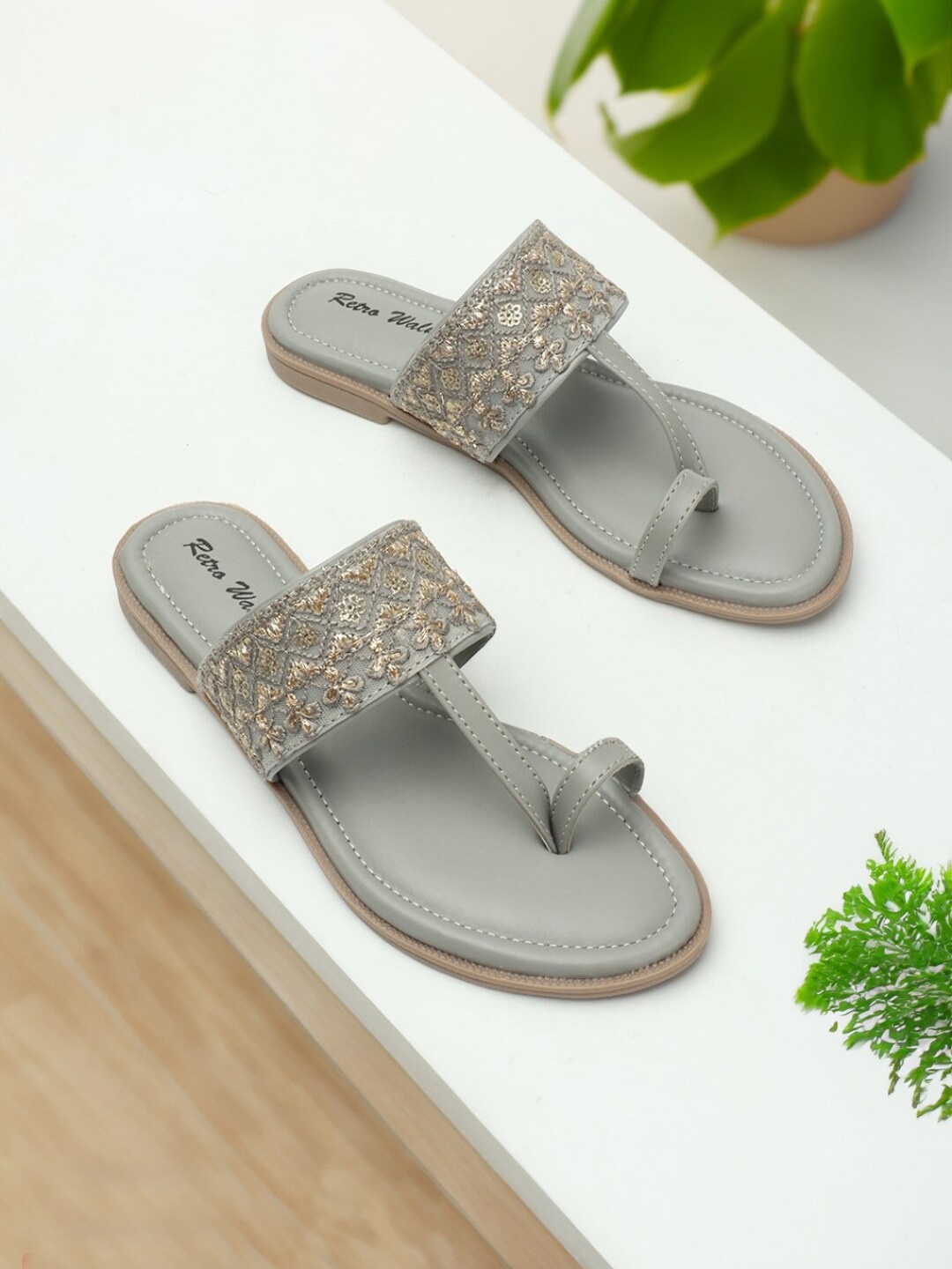 

Retro Walk Embellished One Toe Flats, Grey