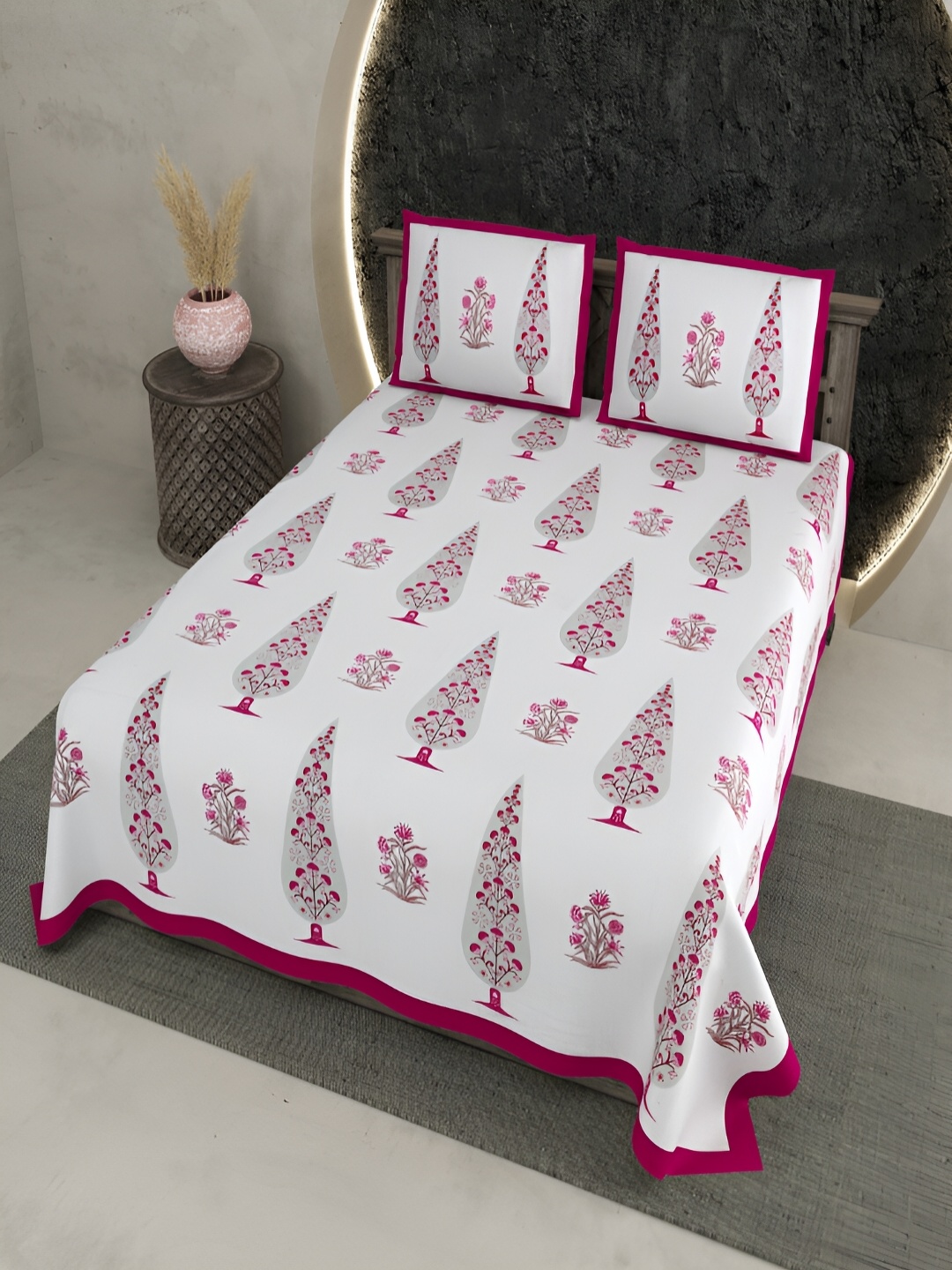 

Qfab White Floral Cotton 144 TC King Bedsheet with 2 Pillow Covers