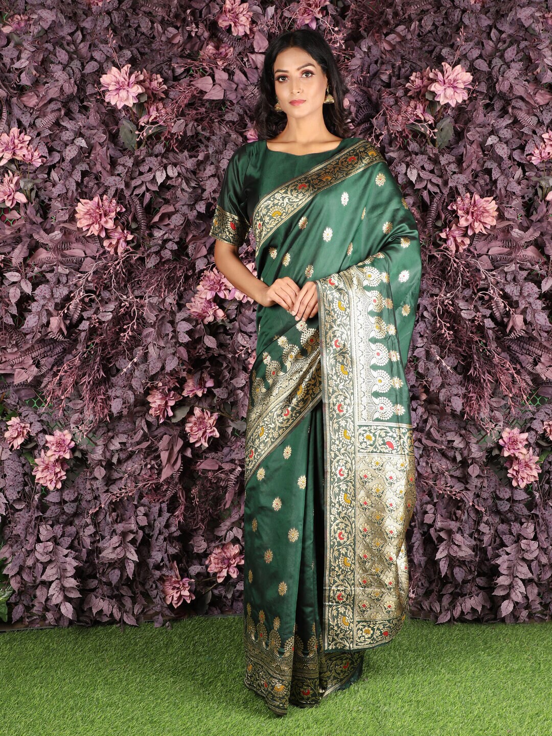 

61&7NX Ethnic Motifs Woven Design Zari Art Silk Saree, Green