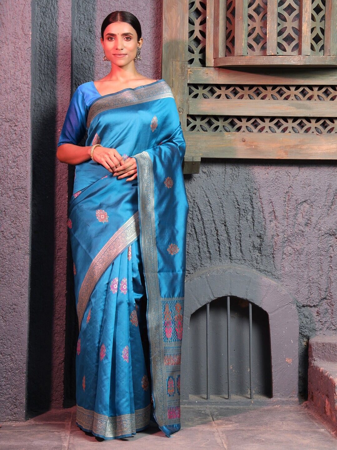 

61&7NX Ethnic Heavy Work Art Silk Saree, Blue