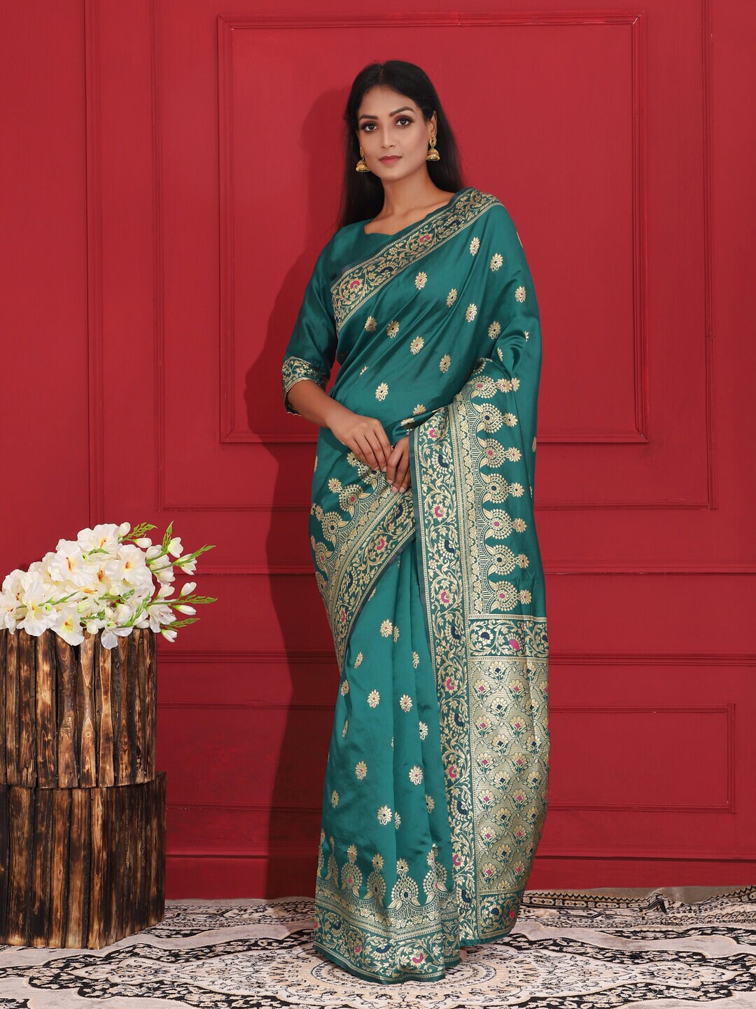 

61&7NX Ethnic Motifs Woven Design Zari Art Silk Saree, Green