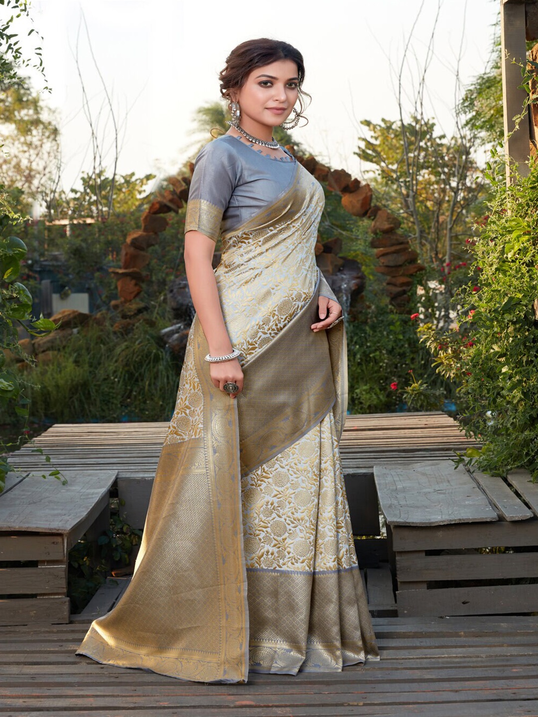 

61&7NX Ethnic Heavy Work Art Silk Saree, White