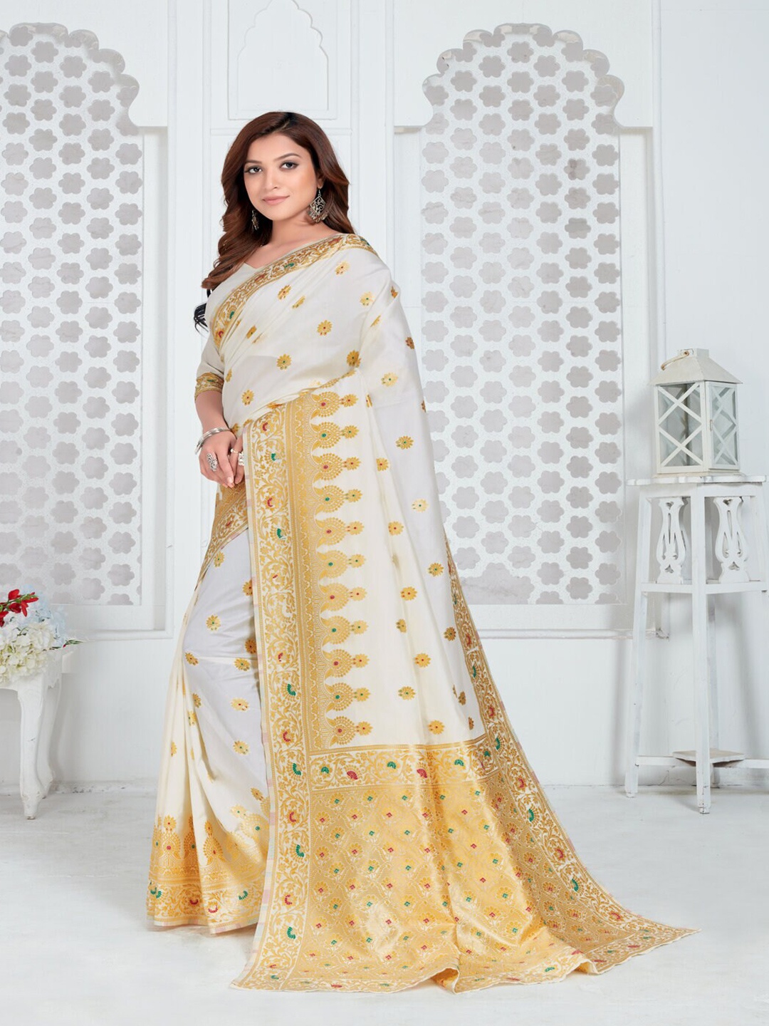 

61&7NX Ethnic Motifs Woven Design Zari Saree, White