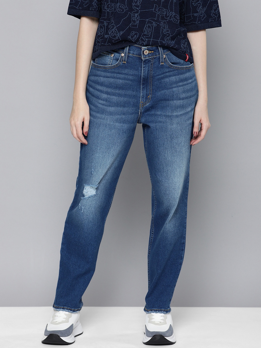 

Levis Women Mom Fit Low Distress High Rise Heavy Fade Stretchable Jeans, Blue