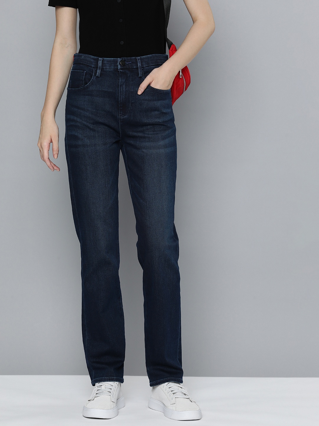 

Levis Women 724 Slim Straight Fit High-Rise Light Fade Stretchable Jeans, Blue