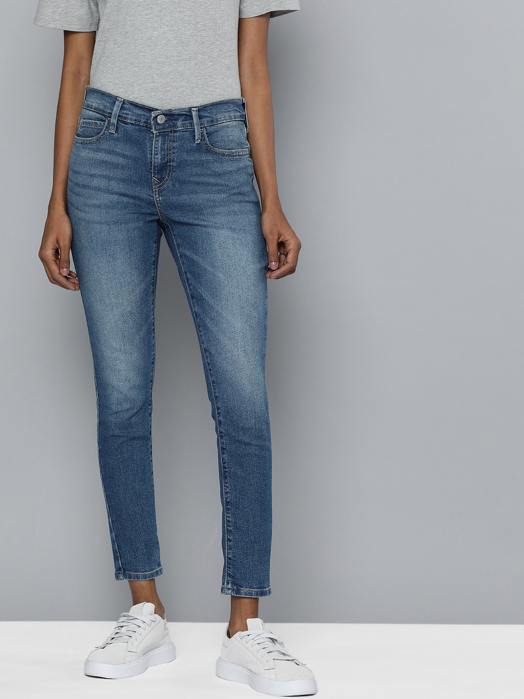 

Levis Women 710 Super Skinny Fit Mid Rise Light Fade Stretchable Jeans, Blue