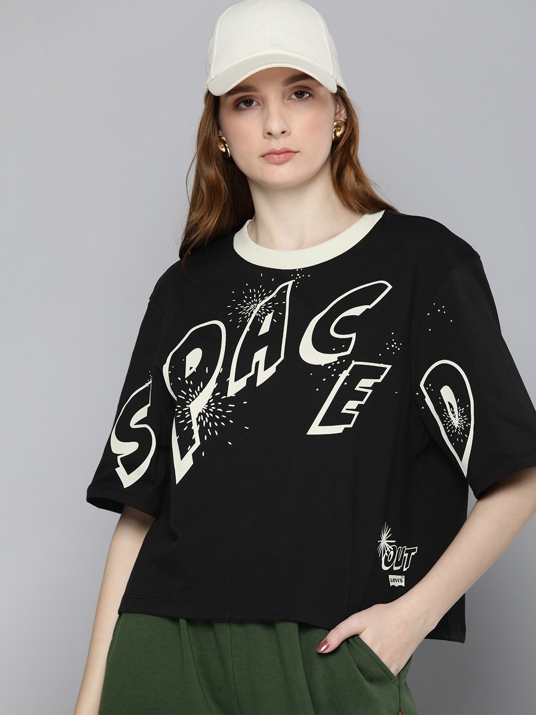 

Levis Women Typography Printed Pure Cotton Boxy T-shirt, Black