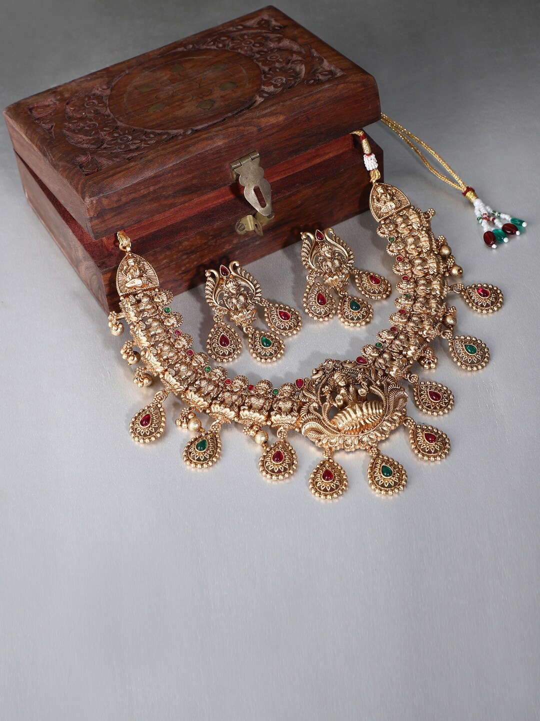 

House of Pataudi 22KT Gold-Plated Kundan Stone Studded Jewellery Set