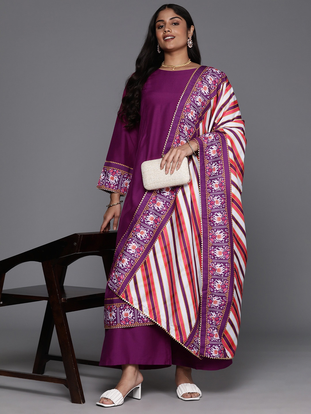 

A PLUS BY AHALYAA Plus Size Ethnic Motifs Printed Panelled Kurta with Palazzos & Dupatta, Purple