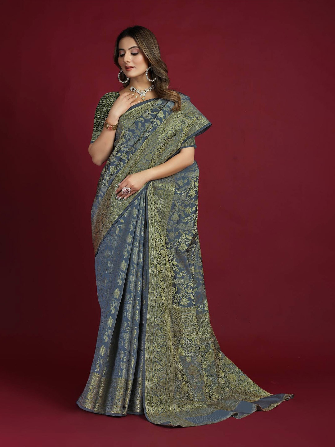 

PATIALAPICKS Woven Design Zari Pure Silk Heavy Work Kanjeevaram Saree, Grey