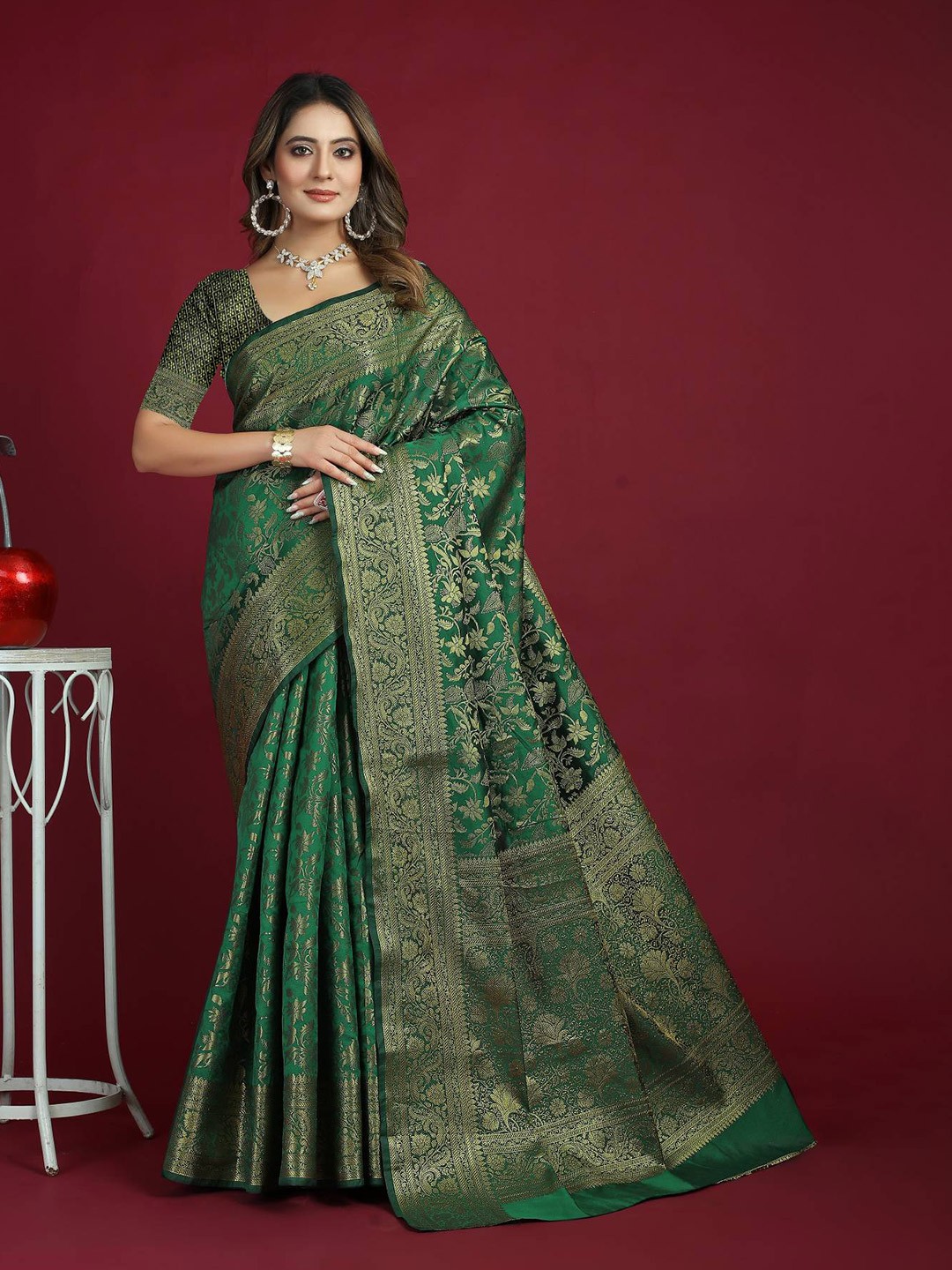 

PATIALAPICKS Woven Design Zari Pure Silk Heavy Work Kanjeevaram Saree, Green