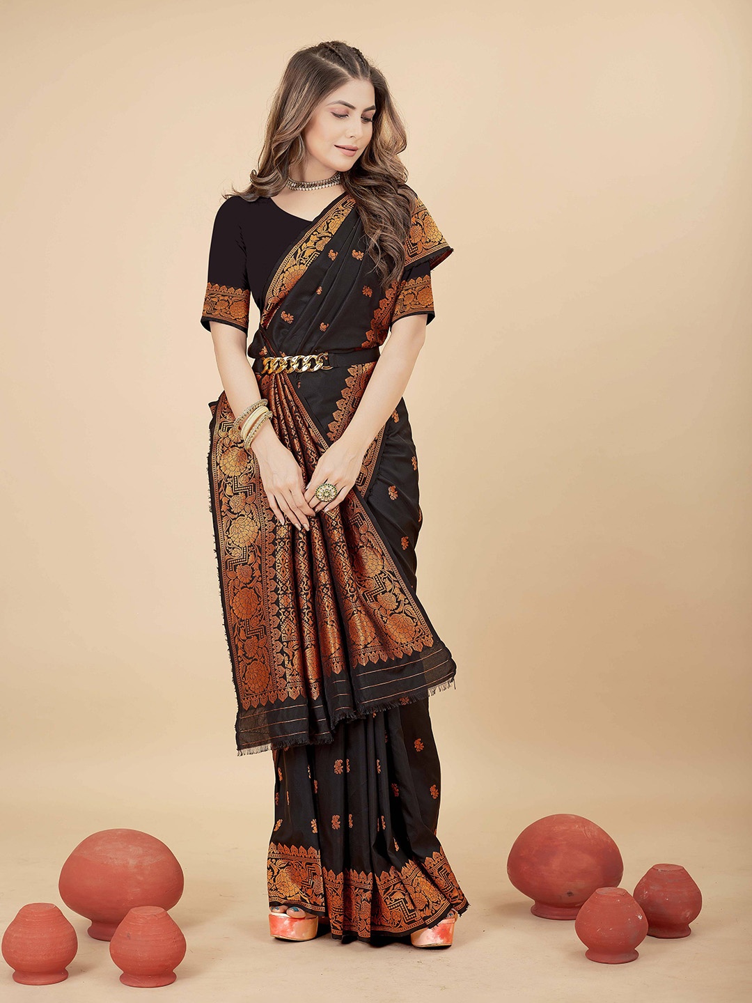 

PATIALAPICKS Ethnic Motifs Woven Design Zari Pure Silk Kanjeevaram Saree, Black