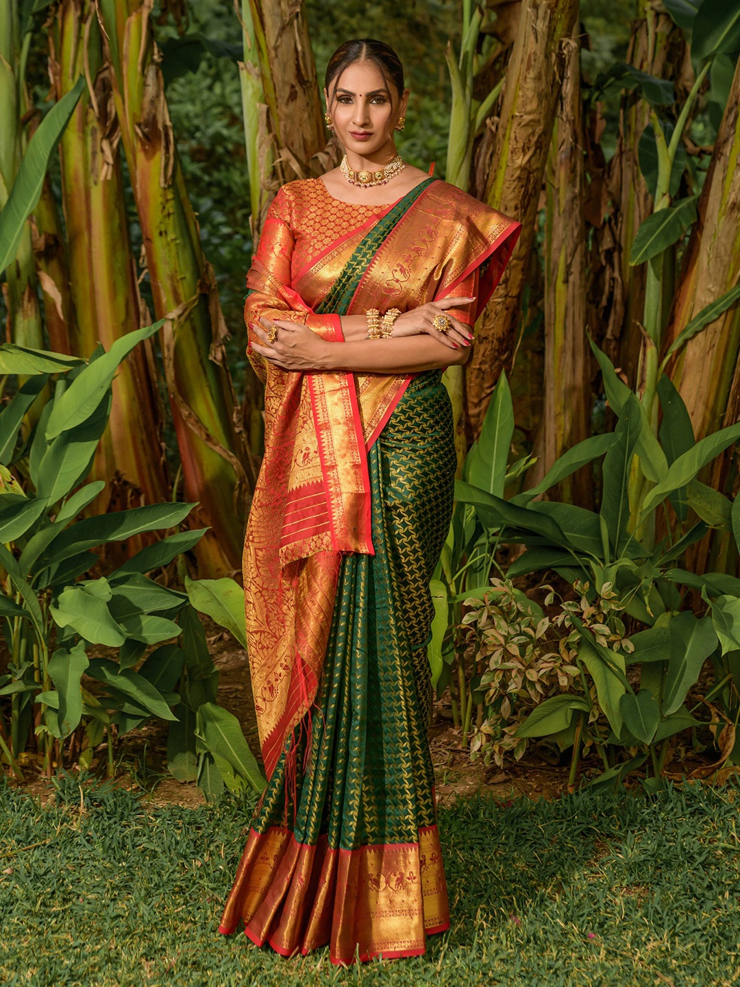 

PATIALAPICKS Geometric Woven Design Zari Pure Silk Kanjeevaram Saree, Green