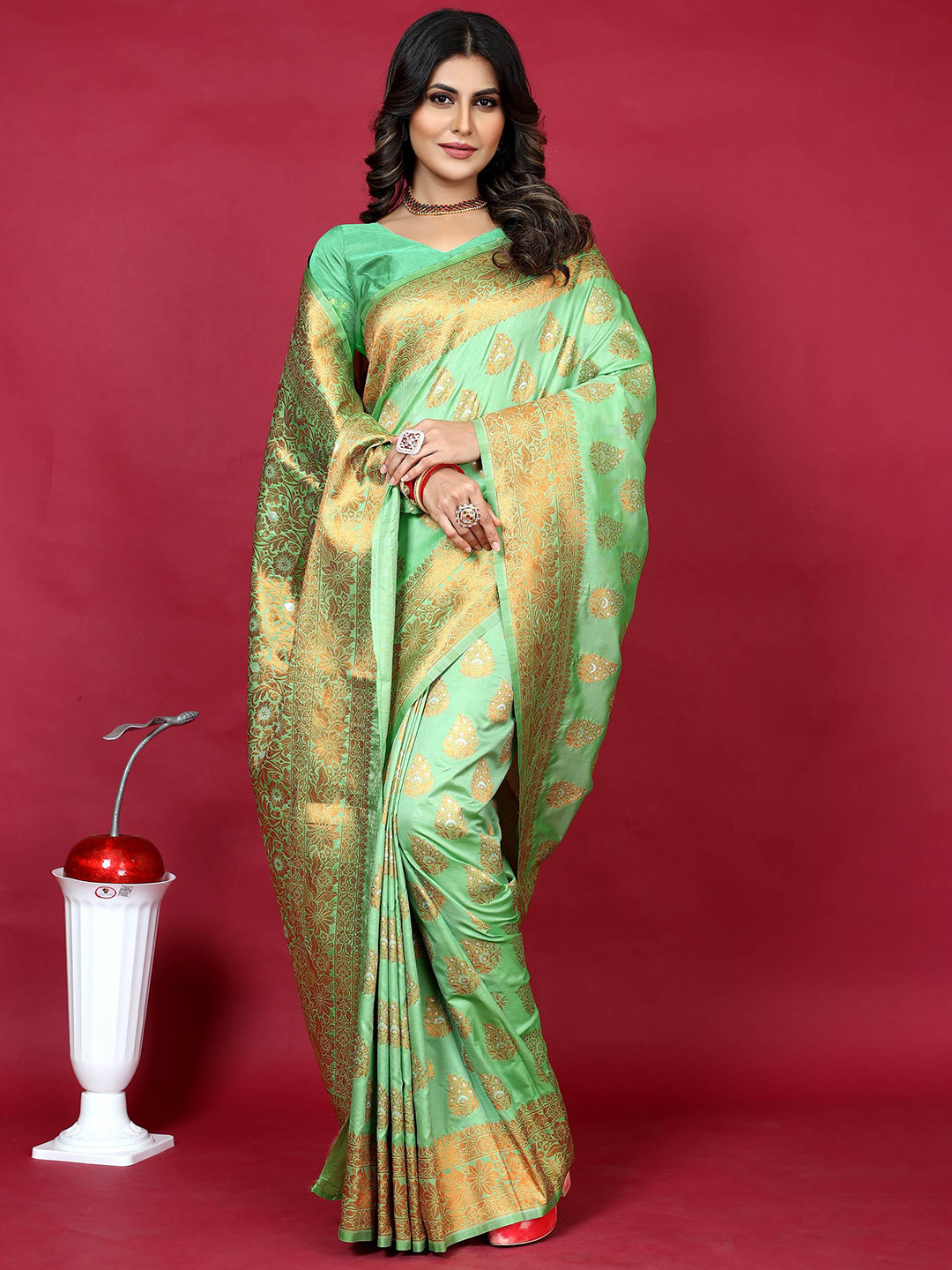 

PATIALAPICKS Woven Design Zari Pure Silk Heavy Work Kanjeevaram Saree, Lime green