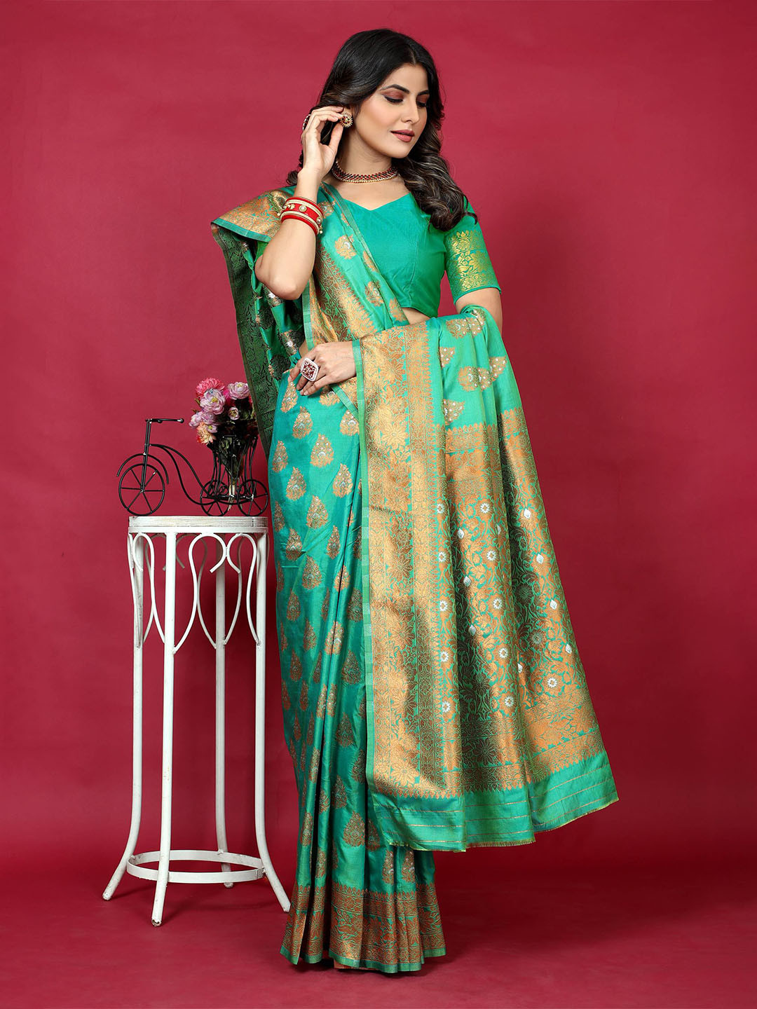 

PATIALAPICKS Woven Design Zari Pure Silk Heavy Work Kanjeevaram Saree, Green