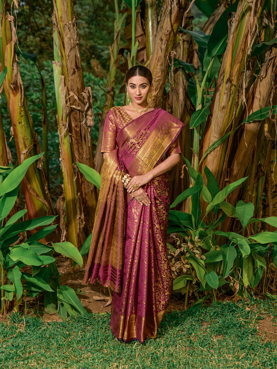 

PATIALAPICKS Woven Design Zari Pure Silk Heavy Work Kanjeevaram Saree, Purple