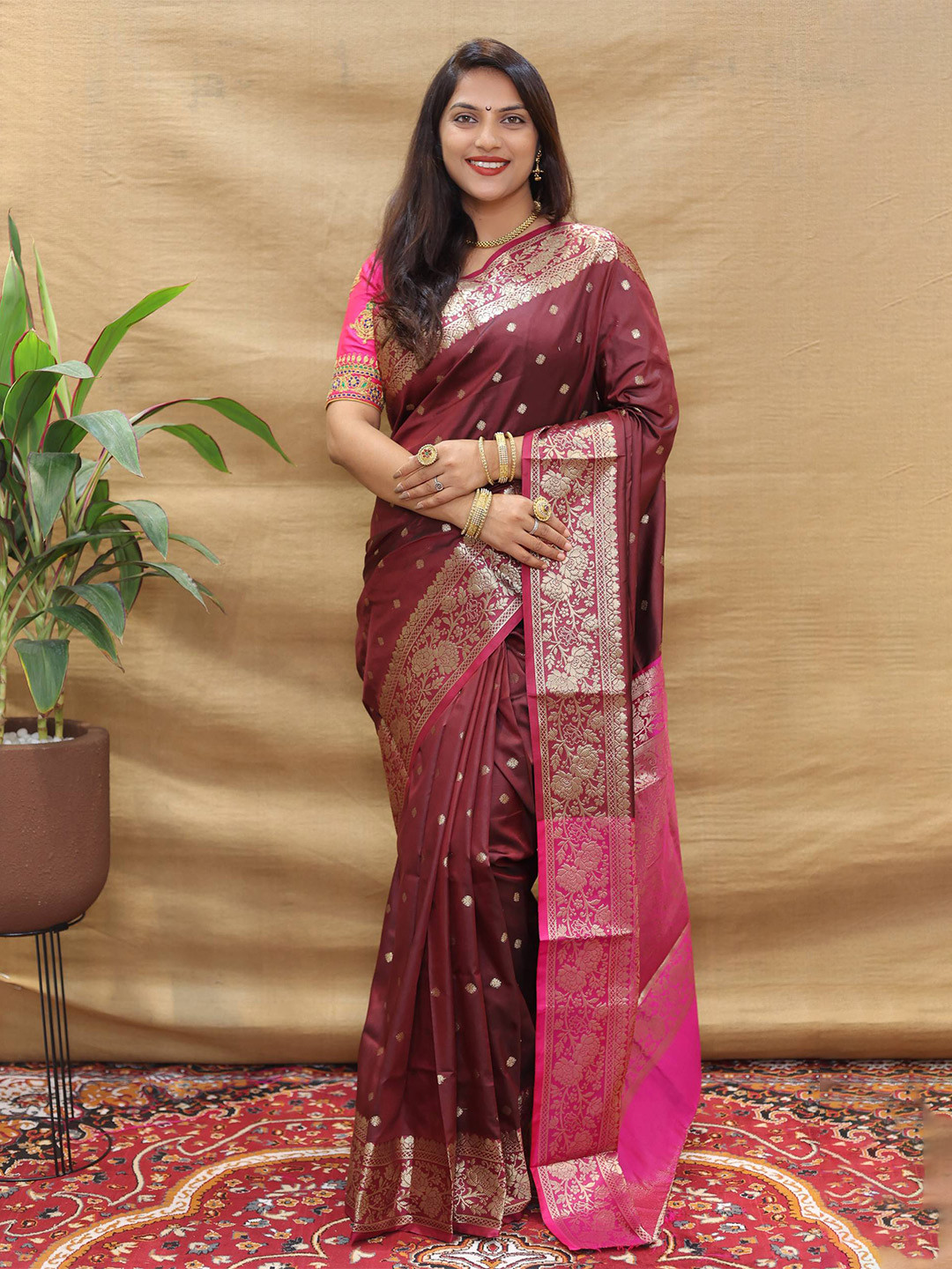 

PATIALAPICKS Floral Zari Woven Design Pure Silk Kanjeevaram Saree, Maroon