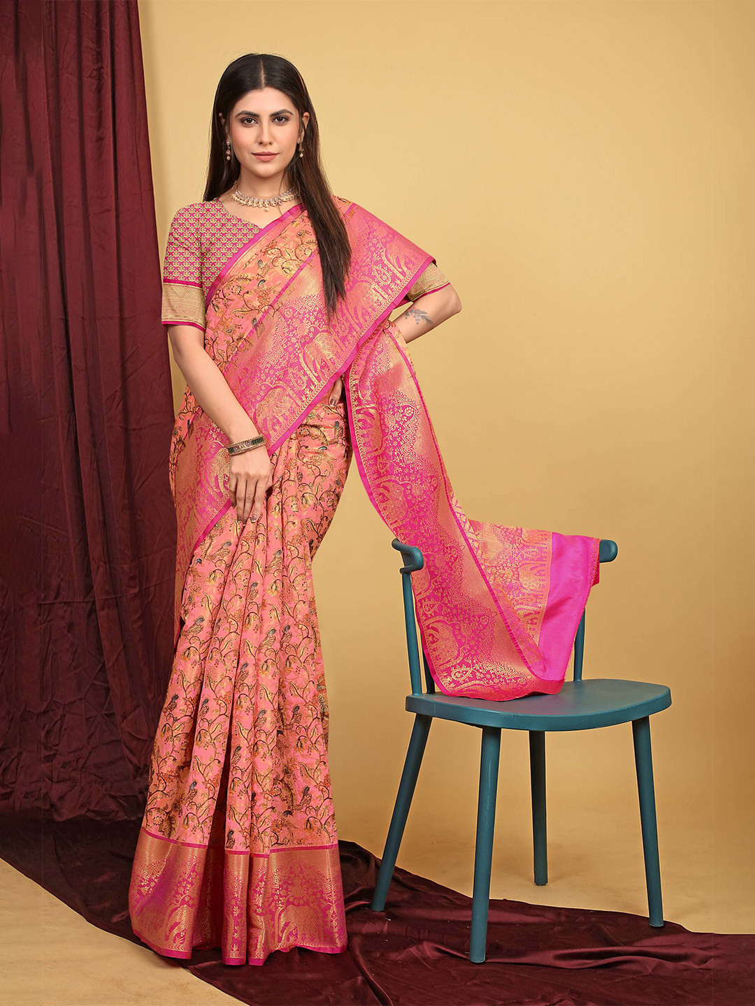 

PATIALAPICKS Floral Zari Woven Design Pure Silk Kanjeevaram Saree, Pink