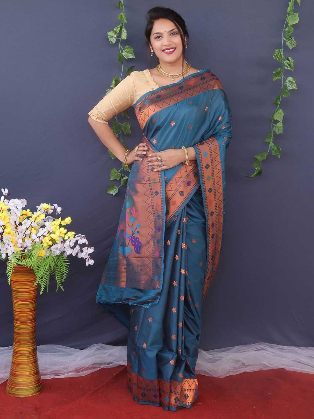 

PATIALAPICKS Ethnic Motifs Zari Woven Design Pure Silk Kanjeevaram Saree, Navy blue