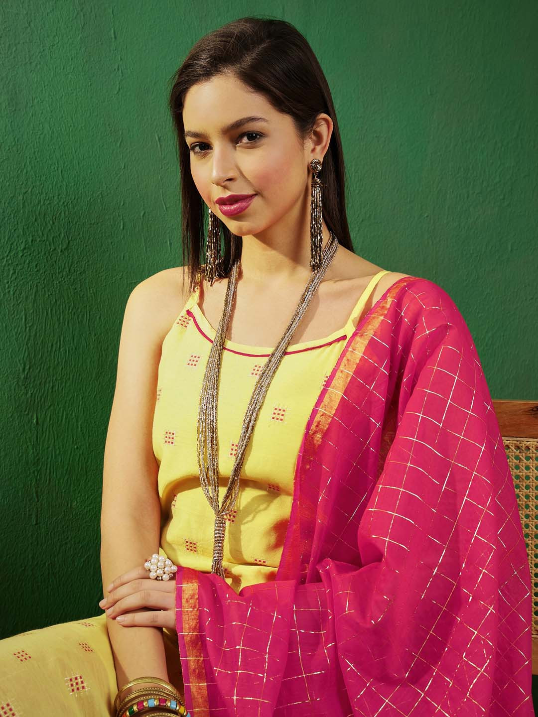 

Sangria Floral Boat Neck A-line Sleeveless Cotton Blend Chanderi Kurta Sets, Yellow