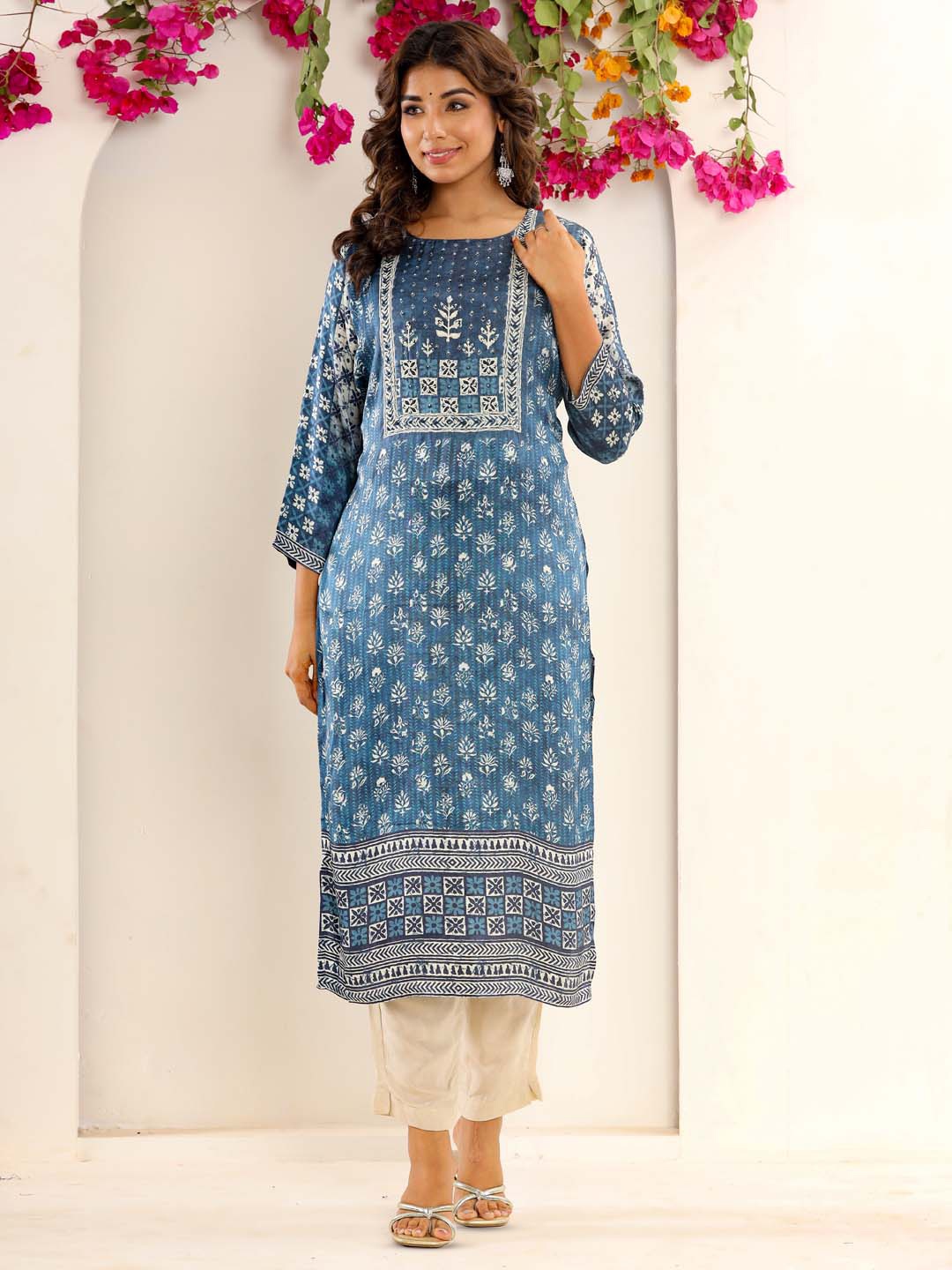 

Meena Bazaar Abstract Printed Square Neck Three-Quarter Sleeves Pure Kurta, Blue