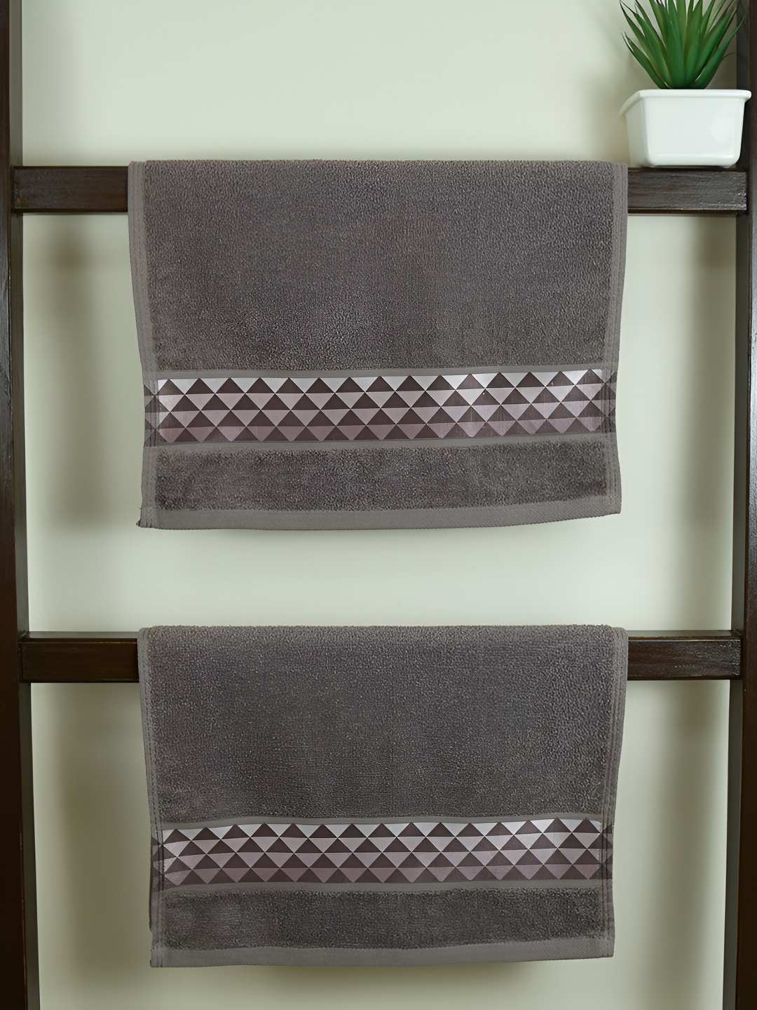 

Aura Art Gallary Brown 3 Pieces Printed Cotton 380 GSM Towels